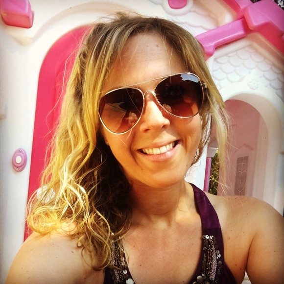 Meet your Posher, Cassie - Picture 1 of 1